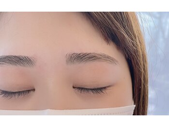 ダフネ(DAFNE)/自然で無理が無い平行眉