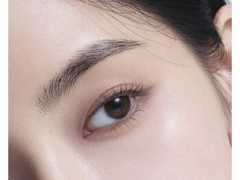 デザインファム(DESIGN FAM)の写真/理想の眉毛へ導くプロの技！あなただけの魅力を引き出すアイブロウ体験を◎