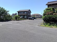 クリオネ(Clione)/駐車場は　マンション裏に有。