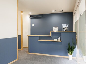 デン整骨院(DEN整骨院)/受付/膝/足/手首/ストレッチ