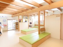 さとう鍼灸接骨院≪肩こり/マッサージ/整体/骨盤矯正≫の雰囲気(木のぬくもりを感じる待合室。ゆったりお待ちいただけます♪)