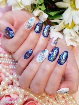 ネイルサロン ヴィヴィスウィート(Nail Salon Vivi Sweet)の写真/【初回定額¥5500～/フット¥8500～】旬のデザイン揃ってます☆デザインに迷ったらViviSweetの定額ネイル！