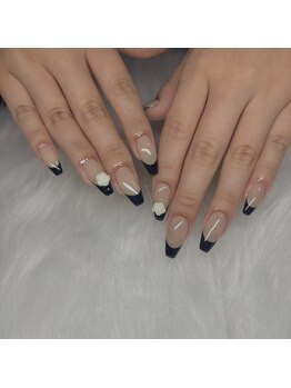 ルアナ(Luana)/▼ネイビーフレンチ