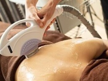 サロン ド ボーテ ラニ(LANI)の写真/つま先までしっかり《まるっと全身つるすべ美肌》を実現★スピード脱毛で忙しい方も隙間時間でキレイに◎