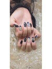 イニシャルフレンチネイル