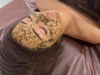 ホワイトアクア 甲府店(WHITEAQUA)の写真/【本気の肌質改善毛穴・ニキビケアはお任せください】ハーブピーリング/ララピールで理想のツルスベ肌へ♪