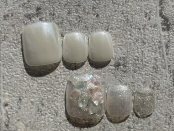 ヴィーナス(VENUS)/ホワイトフットネイル