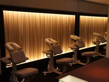 リフレッシュハンズ 横浜ジョイナス店の写真/お友達・カップル・親子でも気軽に立ち寄れるもみほぐしリラクゼーションサロン!お買い物途中などにも◎