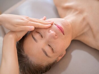 プルム(PURUMU)の写真/鏡を見るたびガッカリしていませんか？熟練の骨格矯正でフェイスラインを整え、自信の持てる若々しい印象へ