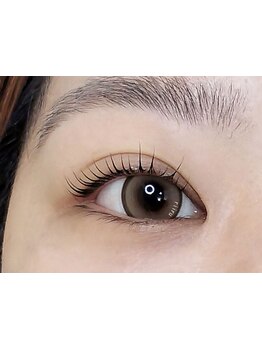 ナチュラル上品な目元にしたい