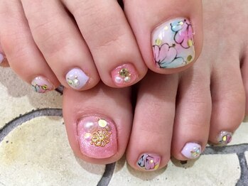 ネイルサロン ティディ(TIDY)/春のフラワーフットネイル