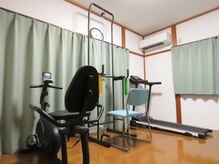 ブリッチ整体院の雰囲気（トレーニングスペースも併設！）