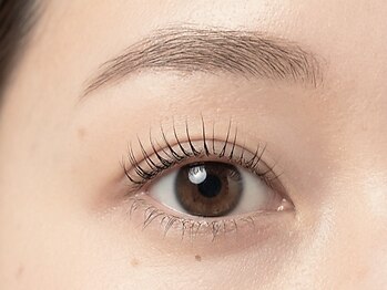 サロンエム(Salon M)の写真/【22時まで営業！】仕事帰りにもオススメ◎トレンド感を抑えつつ、なりたい目元を幅広くご提案します♪
