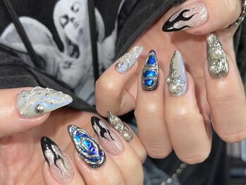 ハチイチイチサン(8113)/ゴテゴテ個性派ネイル