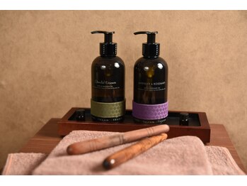 テラ(THERA)/アロマオイルの香りでリラックス