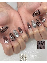 ヒョウ柄×埋めつくしデザイン