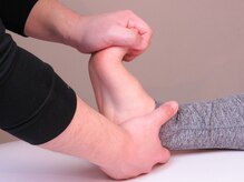 あいうぃる鍼灸整体院/足部の施術風景