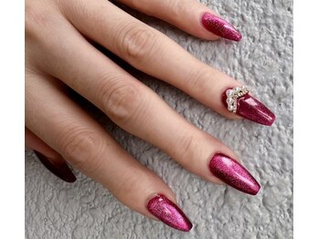 ネイルアンドアイラッシュスタジオ シュシュ(chouchou)/秋にぴったり大人レッド赤マグ