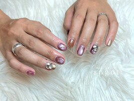 色っぽビジューネイル