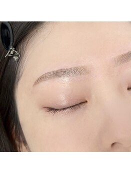 ビューステージ アイブロウサロン 天神/ナチュラル平行アーチ眉