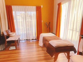 サロンドノース(Salon de Noz)の写真/【40代からの贅沢エイジングケア】光フェイシャル×デコルテ・肩マッサージで上向きのハリ艶肌へ☆