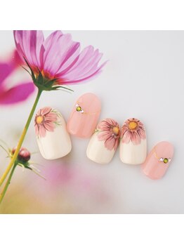 ラ カゼッタ(La casetta)/手描きコスモスフレンチネイル