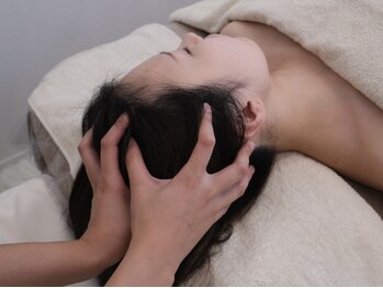 リノコロレ(ino.colore')の写真/大人気《極上ヘッドスパ》で贅沢なひとときを♪ヘッドスパ＋首肩リンパ60分¥5,800☆日々の疲れを癒します*