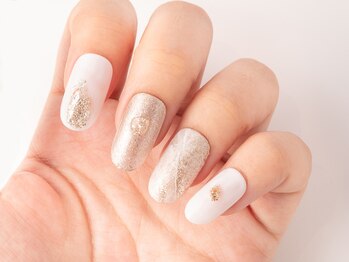 ヴァンネイル みなとみらい馬車道(VINGT NAIL)/キラキラゴールドネイル♪