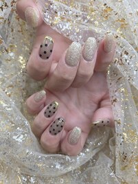 ドットニュアンスネイル