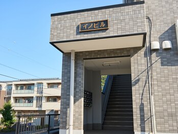 アカラ(Akala)/当店入り口　イノビル