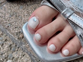 エメリーネイル(emelee nail)/キラキラフットネイル