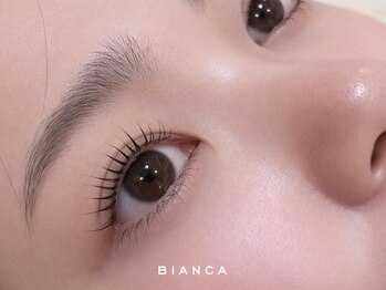 ビアンカ キュポ・ラ川口店(Bianca)の写真/人気のまつげパーマ、パリジェンヌで横顔まで綺麗な上向きまつげへ♪束感仕上げ◎マスカラパーマ＋1100