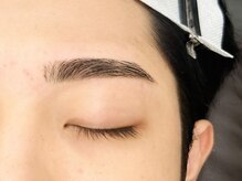 Lill by Flag 九大学研都市店【まつげパーマ/アイブロウ/まつ毛/眉毛】の雰囲気（自然な毛流れに整える【眉毛サロン/アイブロウ/眉毛】）