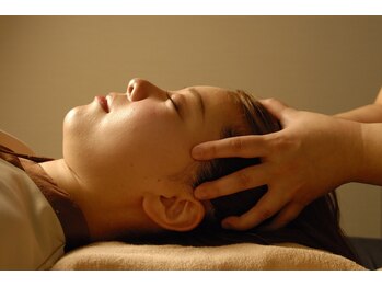 ムー 新大宮店(MUU)の写真/《徹底オールハンド》にこだわったもみほぐし・リンパケア・ヘッドスパ☆アロマの香りで癒し効果も◎