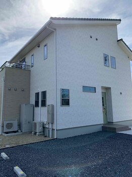 フリーク(freeK)/駐車場から見た建物