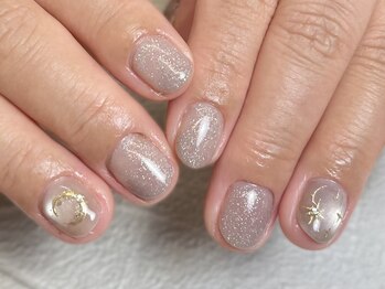 バーガンディ 鶴田(BURGUNDY)/月と星