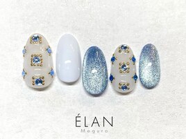 人気のキラキラネイル