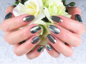 フリーリーネイル(freely nail)の写真/【西葛西駅徒歩5分】デザインサンプルを多数ご用意！ネイルが初めての方も安心して気軽にお越しください♪