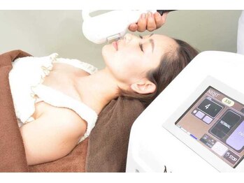 ソフィア(SOPHIA)の写真/都度払いOK★【全身脱毛＋顔＋VIO】ジェル保冷剤を使用しない最新のIPL脱毛◇痛みほぼなし！産毛・日焼け◎