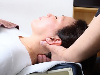 サロン デ カサレイナ(Salon de Casareyna)