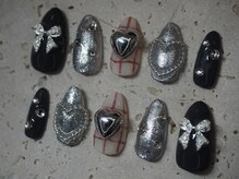 リノ(Rino)/LIVEや推し活ネイルチップも★