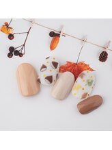 ラ カゼッタ(La casetta)/手描きマロンネイル