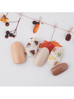 ラ カゼッタ(La casetta)/手描きマロンネイル