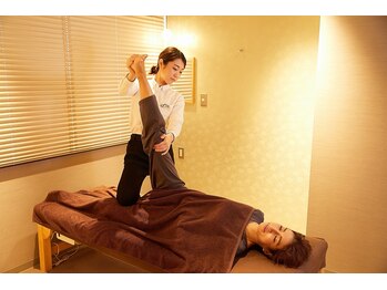 マッサージ整体院 なごみや 銀座店/【腰脚のストレッチ】