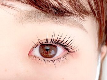 エルフ(elf)の写真/「まつげが上がらない…左右差が…」悩みをまぶた、長さを分析し一人一人に合うデザインをプロがご提案♪