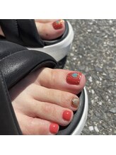 ネイルズクミ(NAILS KUMI)/珊瑚カラーのフットネイル