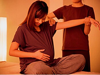 テンジン鍼灸整骨院(Tin-Jin鍼灸整骨院)の写真/安定期を過ぎたら/マタニティ整体/腰の辛さ/背中の丸み/股関節周りケア/個室で安心して通える！