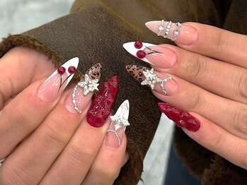 ダイアモンド(Diamond)の写真/最終受付22時まで!お仕事帰りにも通える駅近サロン。持ち込みOK&旬の韓国・ワンホンネイルも得意。