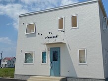 リンナッチ(rinnacchi)の雰囲気（路面沿いの一軒家サロン☆広々駐車場＆キッズスペース完備です♪）