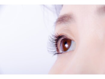 環那(KANNA)の写真/【眉毛×まつ毛のトータル美】プロの似合わせ施術で垢抜け目元へ♪個室で丁寧施術